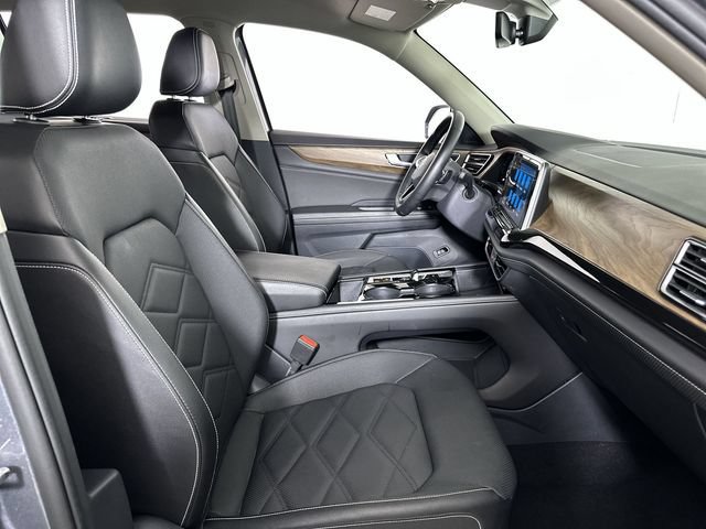 Used 2025 Volkswagen Atlas SE FWD image 29