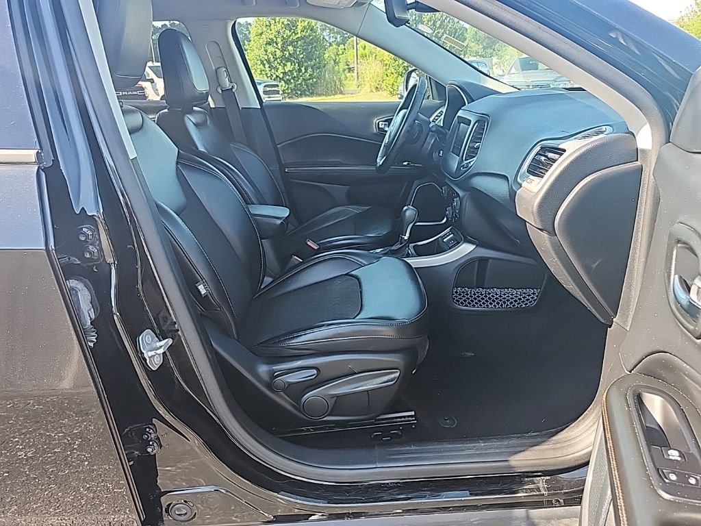 Certified 2020 Jeep Compass Latitude FWD image 27