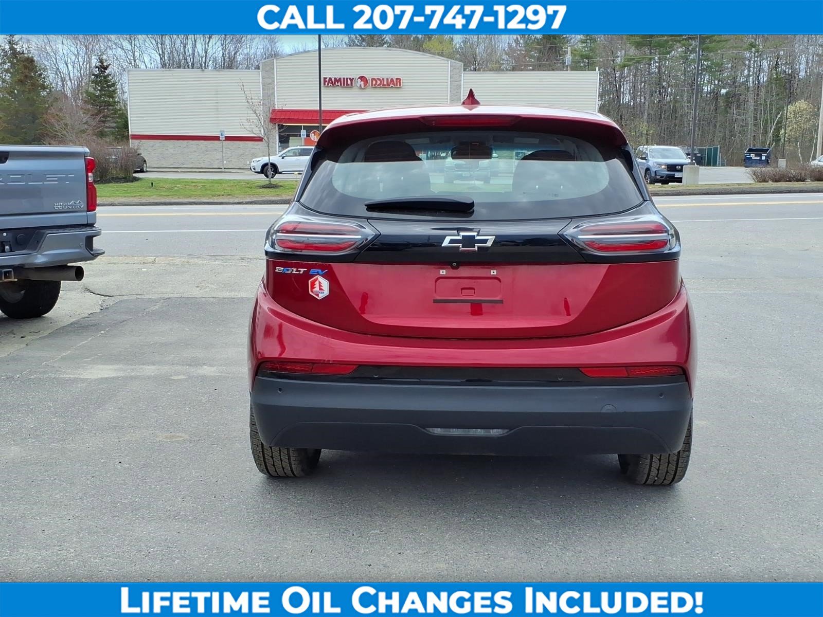 Used 2023 Chevrolet Bolt LT w/ Infotainment Package FWD image 6