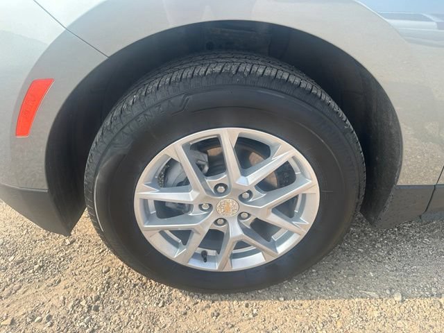 Used 2023 Chevrolet Equinox LT AWD/4WD image 11