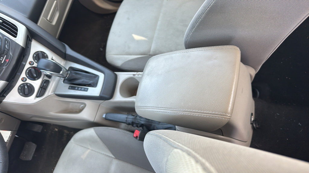 Used 2013 Ford Focus SE w/ Super Fuel Economy (SFE) Pkg FWD image 26