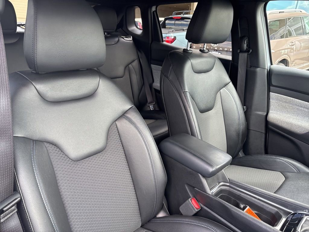 Used 2024 Jeep Compass Latitude image 13