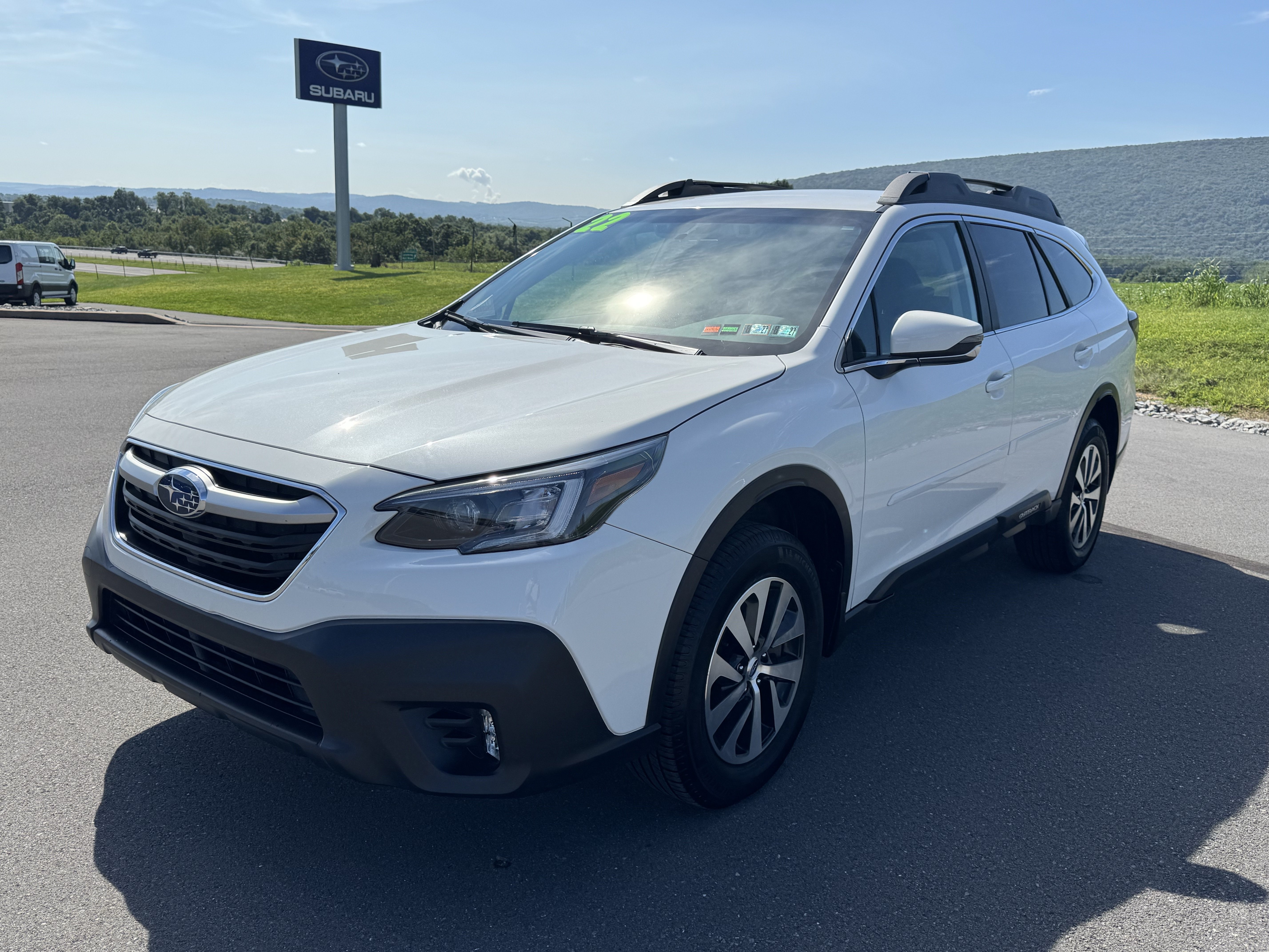 Used 2022 Subaru Outback Premium w/ Popular Package #1 AWD/4WD image 8