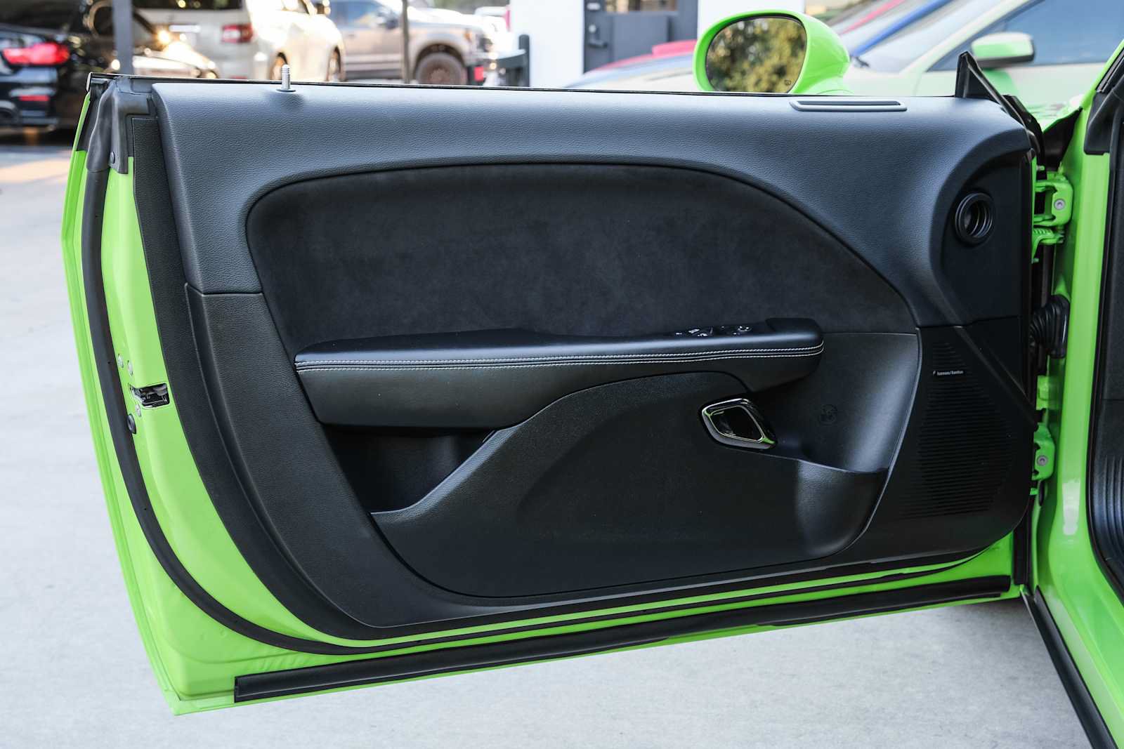 Used 2015 Dodge Challenger SRT Hellcat RWD image 34