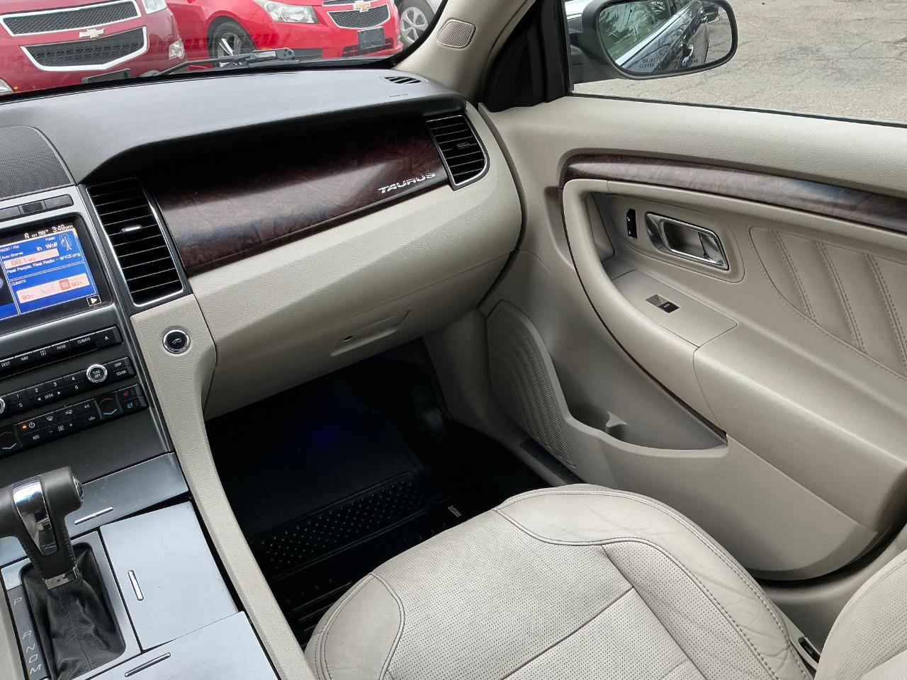 Used 2011 Ford Taurus Limited w/ 303A Rapid Spec Order Code image 18