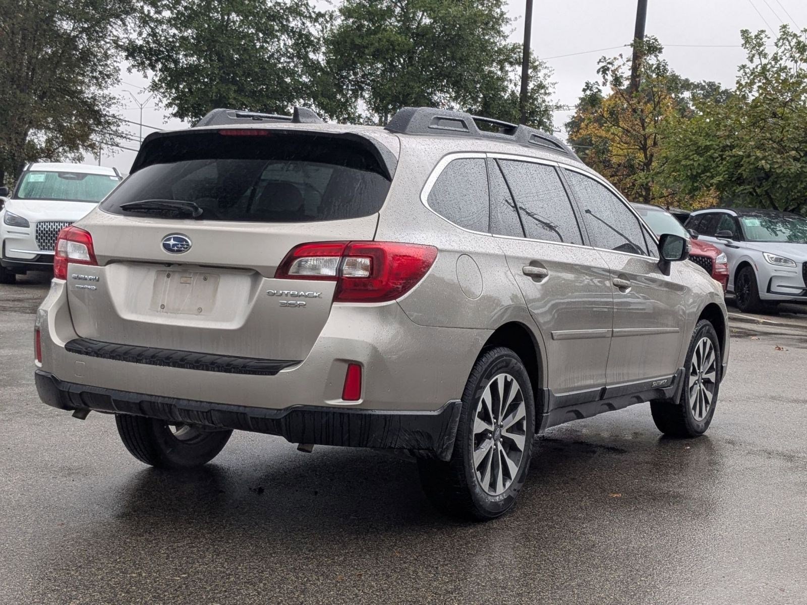 Used 2016 Subaru Outback 3.6R Limited image 3