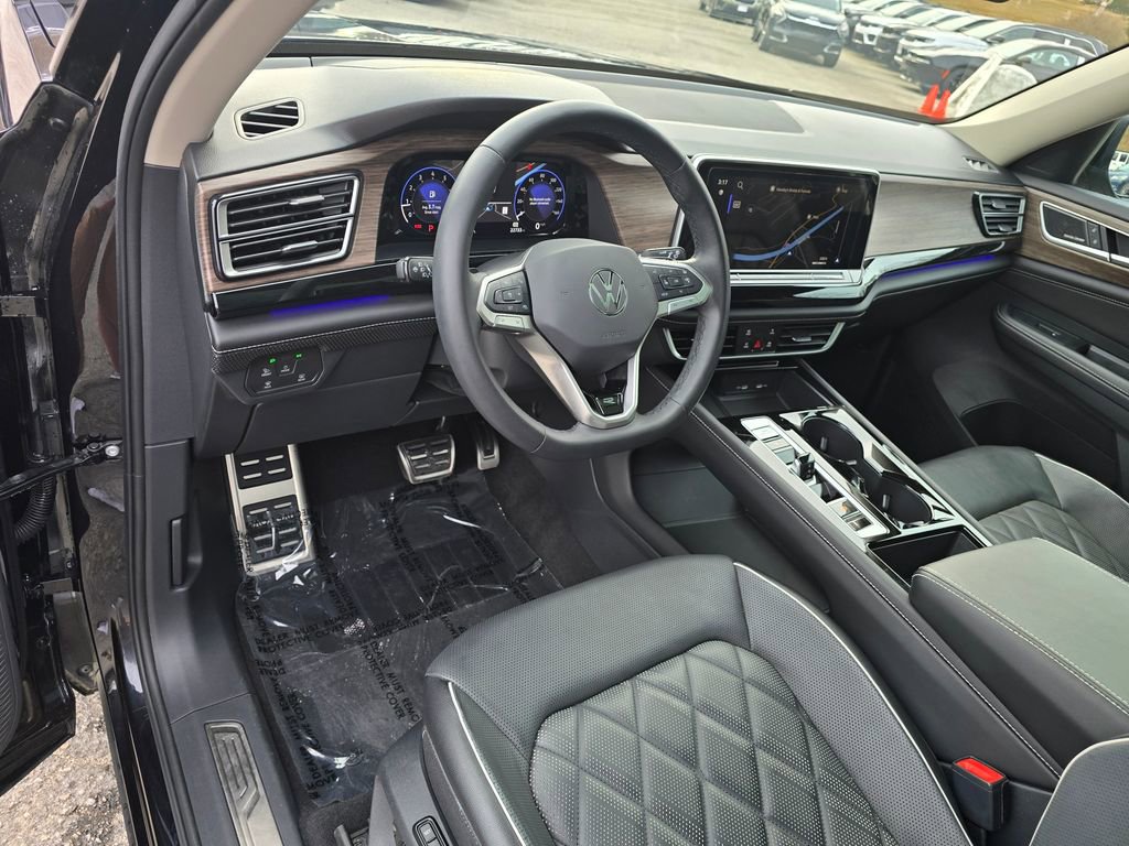 Used 2024 Volkswagen Atlas SEL Premium R-Line image 26