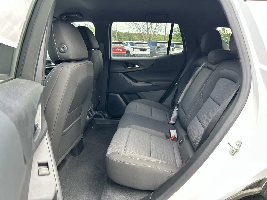 New 2026 Chevrolet Equinox LT w/ LPO, Floor Liner Package FWD image 5