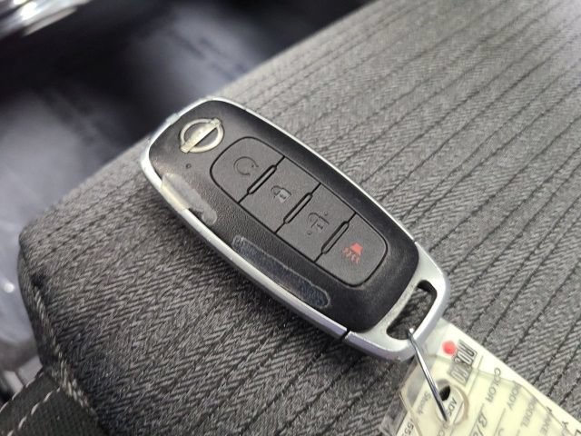 Used 2023 Nissan Rogue SV AWD/4WD image 33
