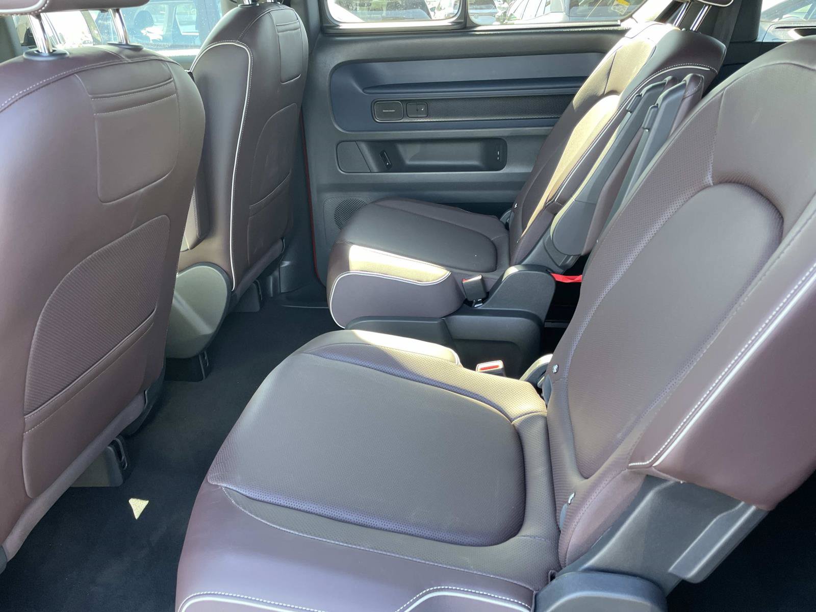Certified 2025 Volkswagen ID. Buzz Pro S Plus AWD/4WD image 21