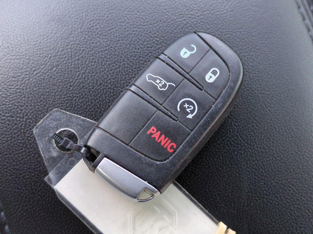 Used 2021 Jeep Grand Cherokee Laredo X RWD image 28