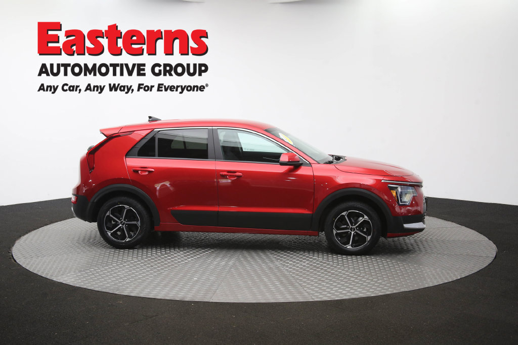 Used 2025 Kia Niro LX FWD image 45