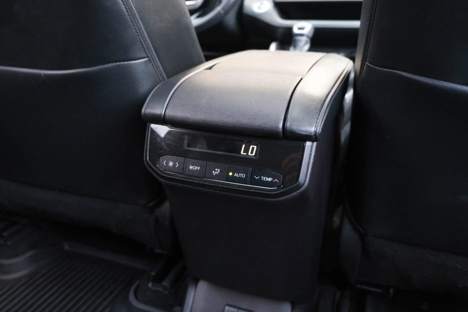 Used 2022 Toyota Highlander XLE image 35