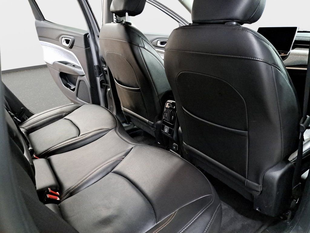 Certified 2022 Jeep Compass Latitude image 12