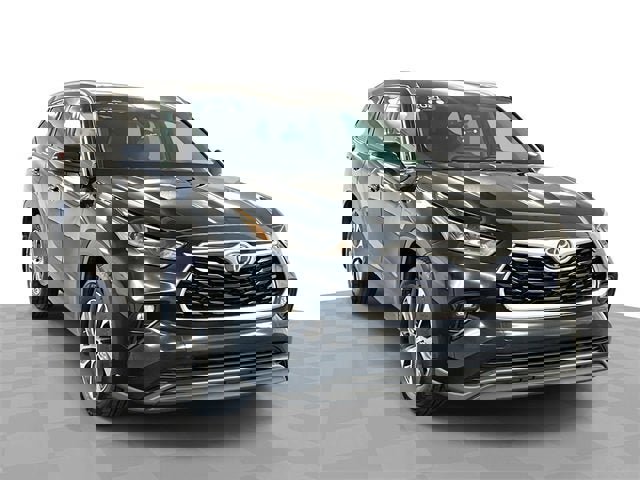 Used 2021 Toyota Highlander XLE
