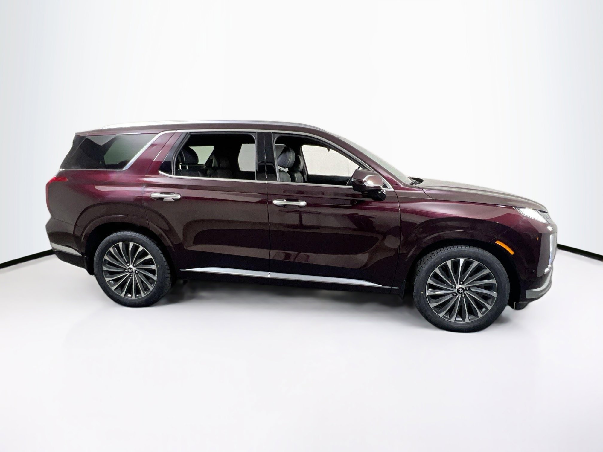 Used 2023 Hyundai Palisade Calligraphy image 4