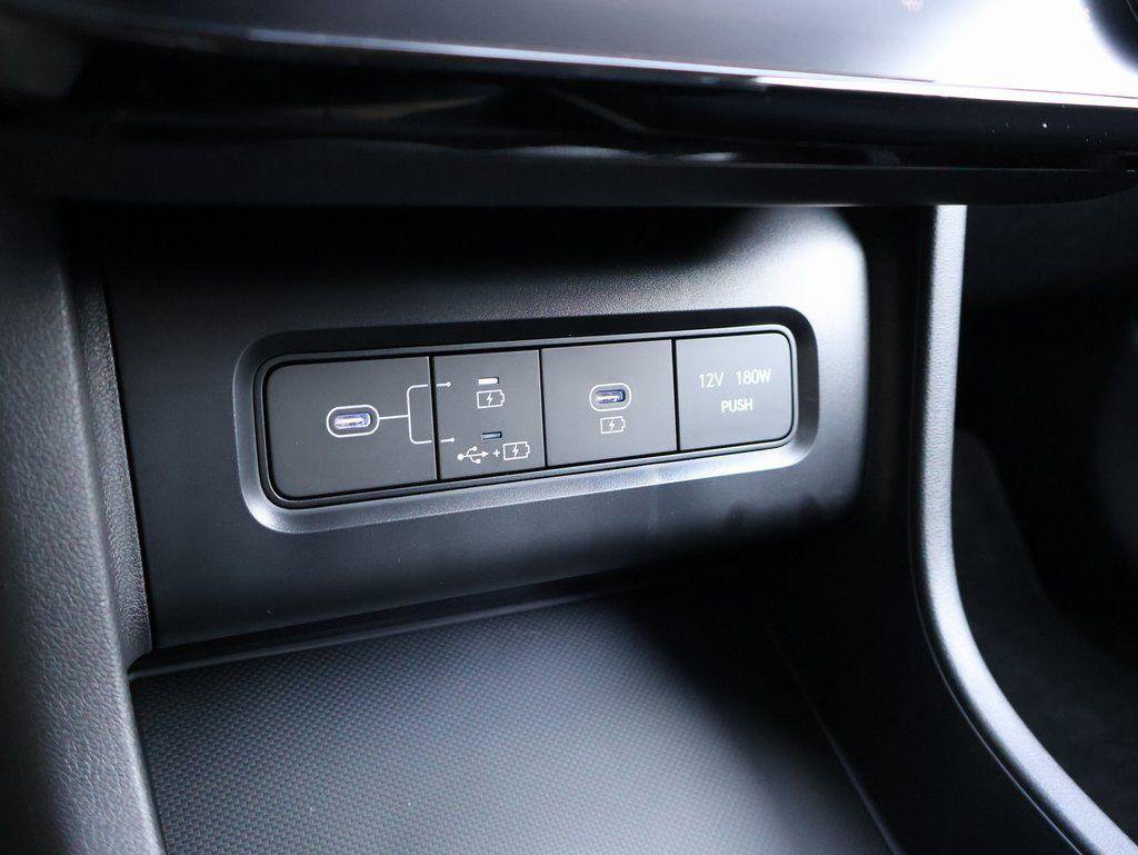 New 2026 Hyundai Tucson Limited image 40