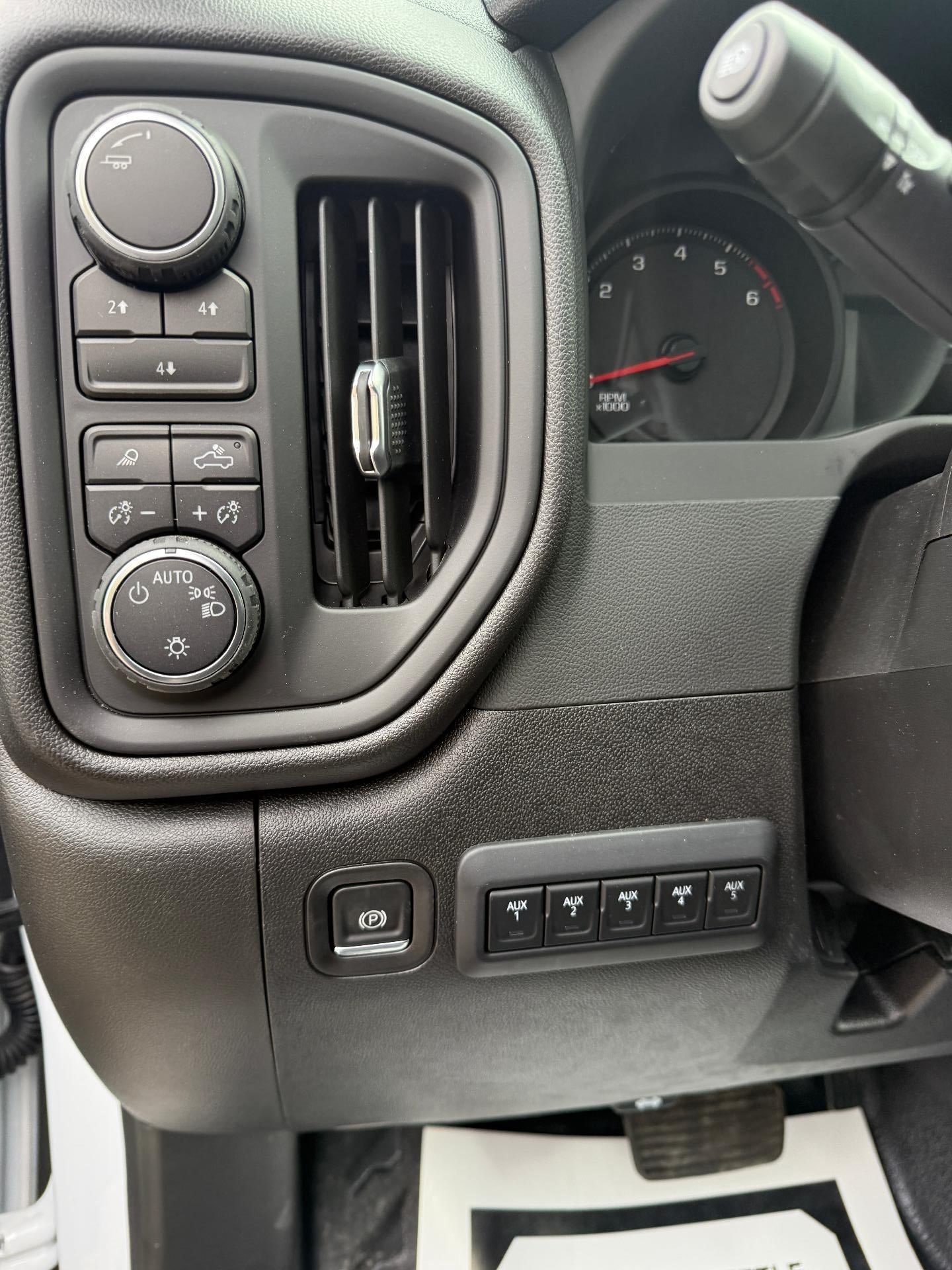 New 2025 Chevrolet Silverado 2500 W/T AWD/4WD image 11