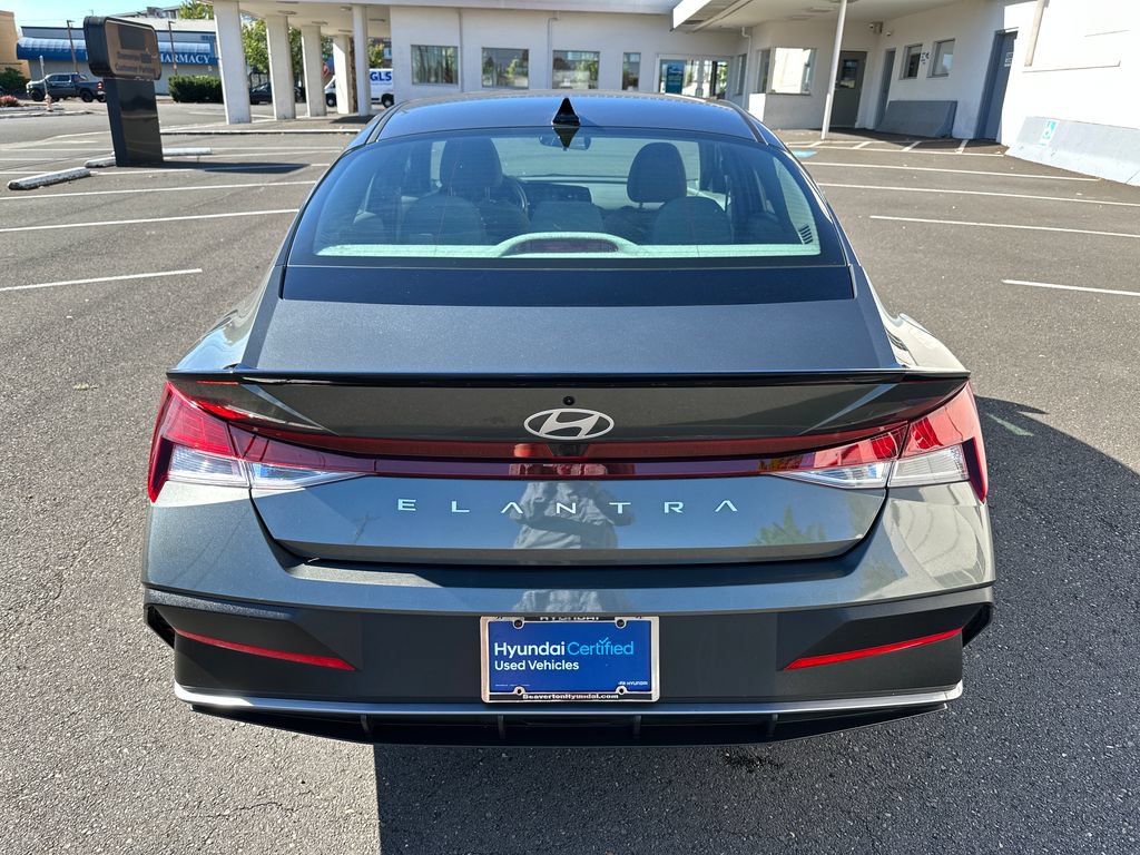 Certified 2025 Hyundai Elantra Sport FWD image 5