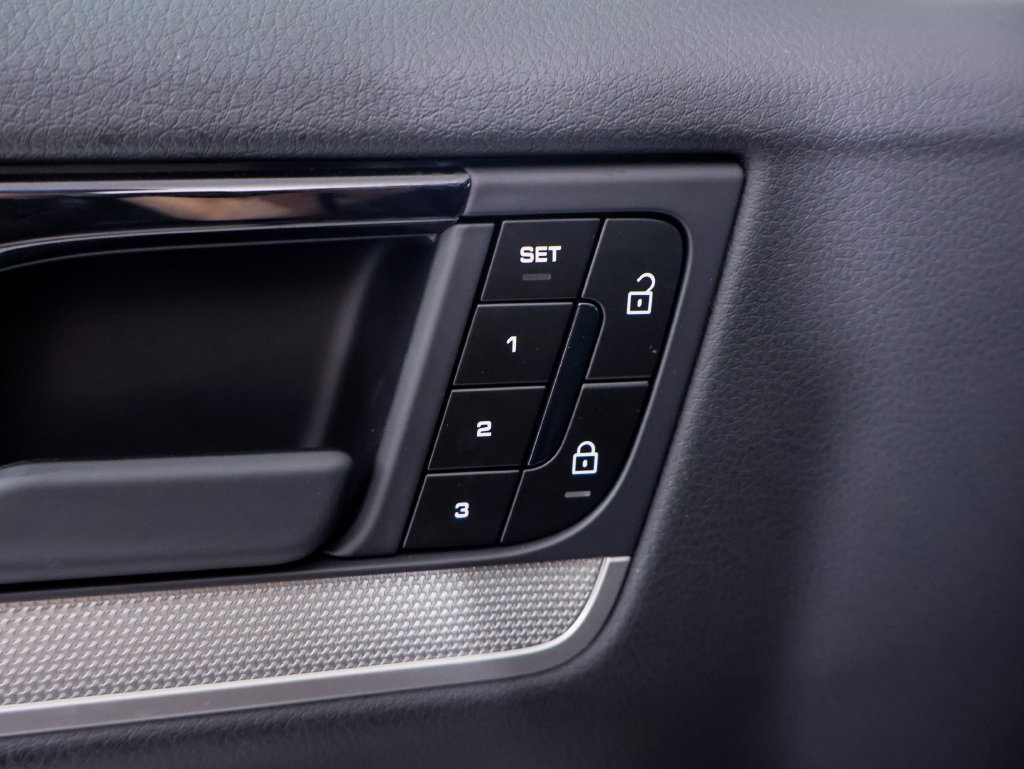 Certified 2026 Porsche Cayenne E-Hybrid AWD/4WD image 28