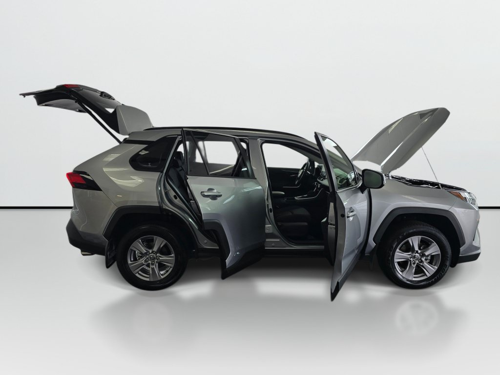 Used 2025 Toyota RAV4 XLE w/ Convenience Package AWD/4WD image 9