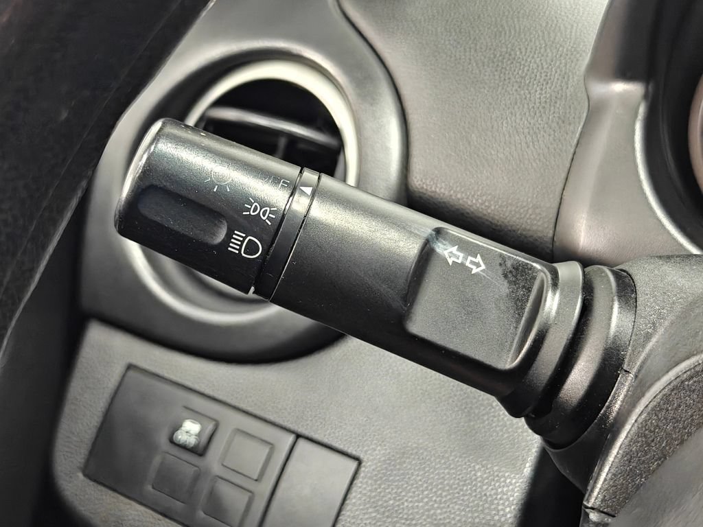 Used 2014 MAZDA MAZDA2 Sport FWD image 8