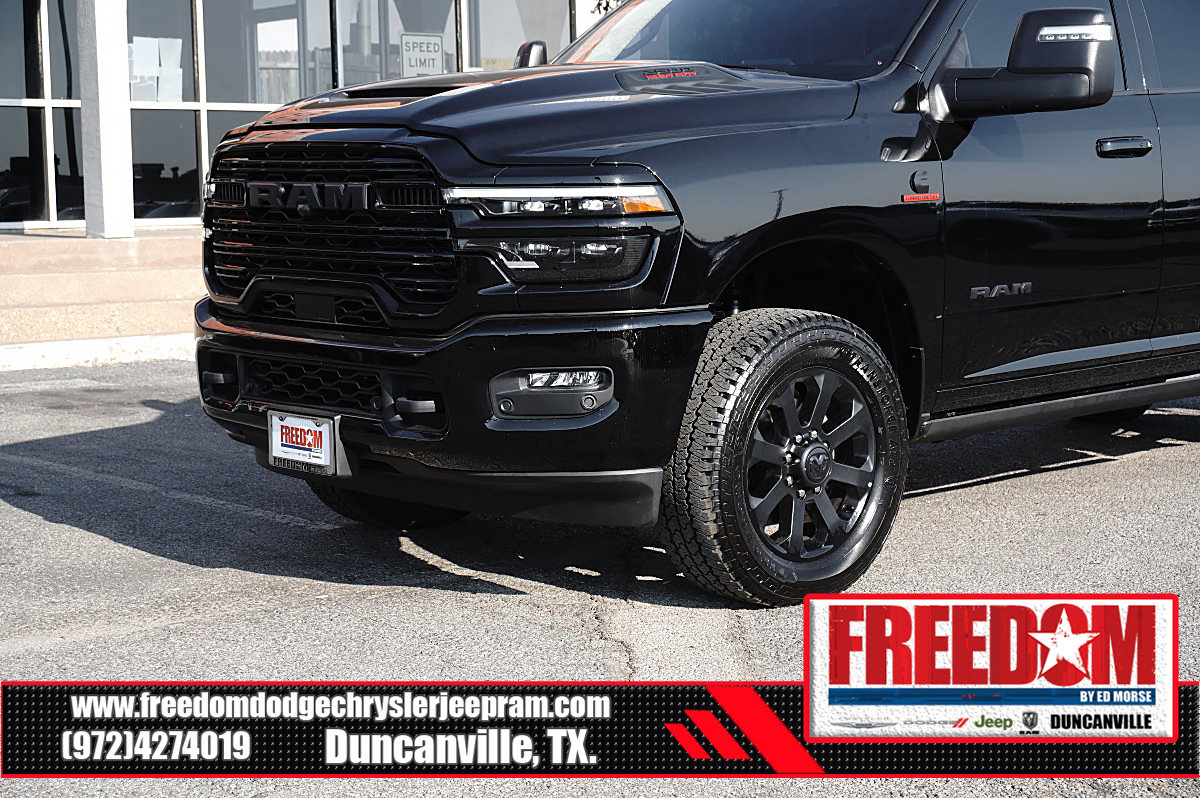Used 2025 RAM 2500 Laramie AWD/4WD image 40