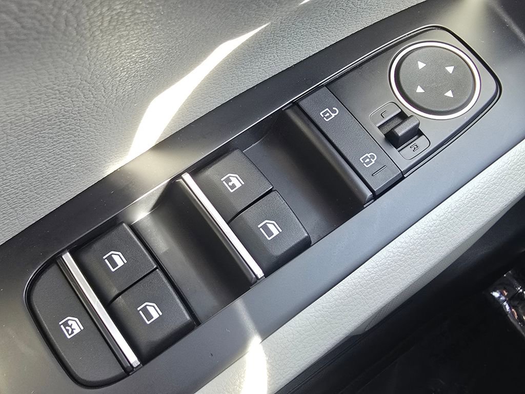 Used 2023 Kia Soul LX w/ LX Technology Package image 22