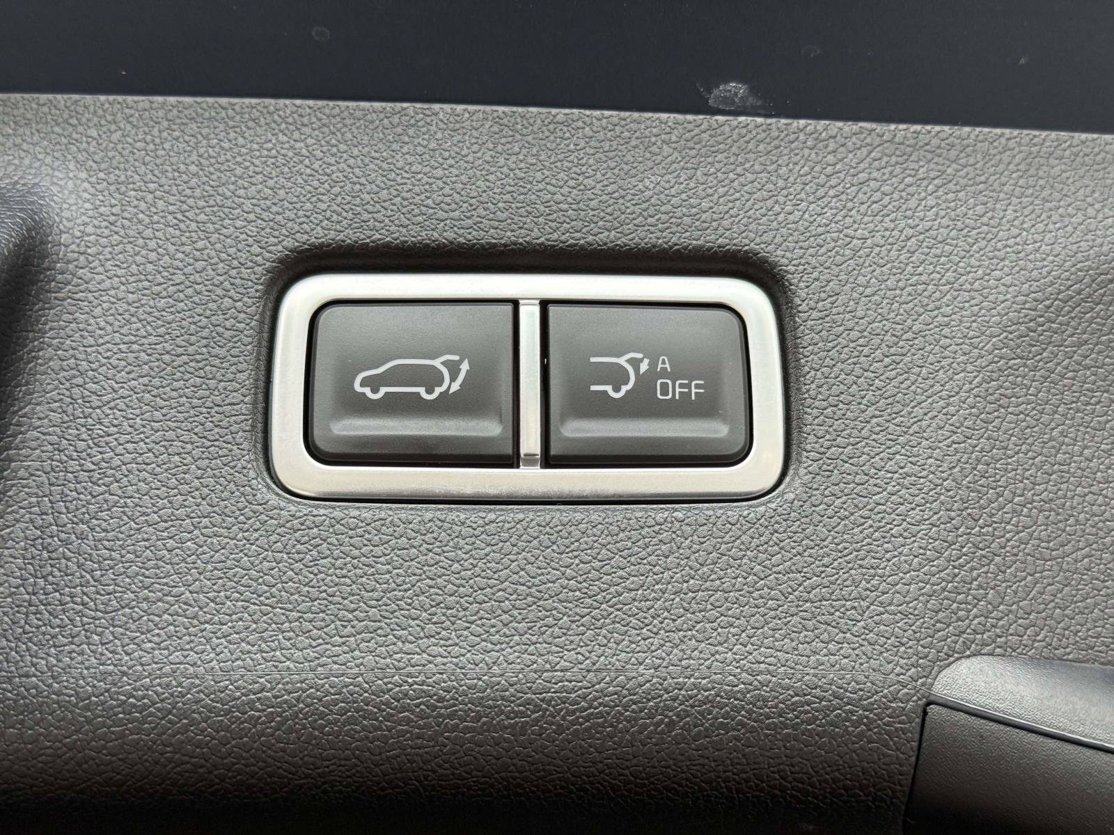 Used 2025 Kia Sorento SX AWD/4WD image 18