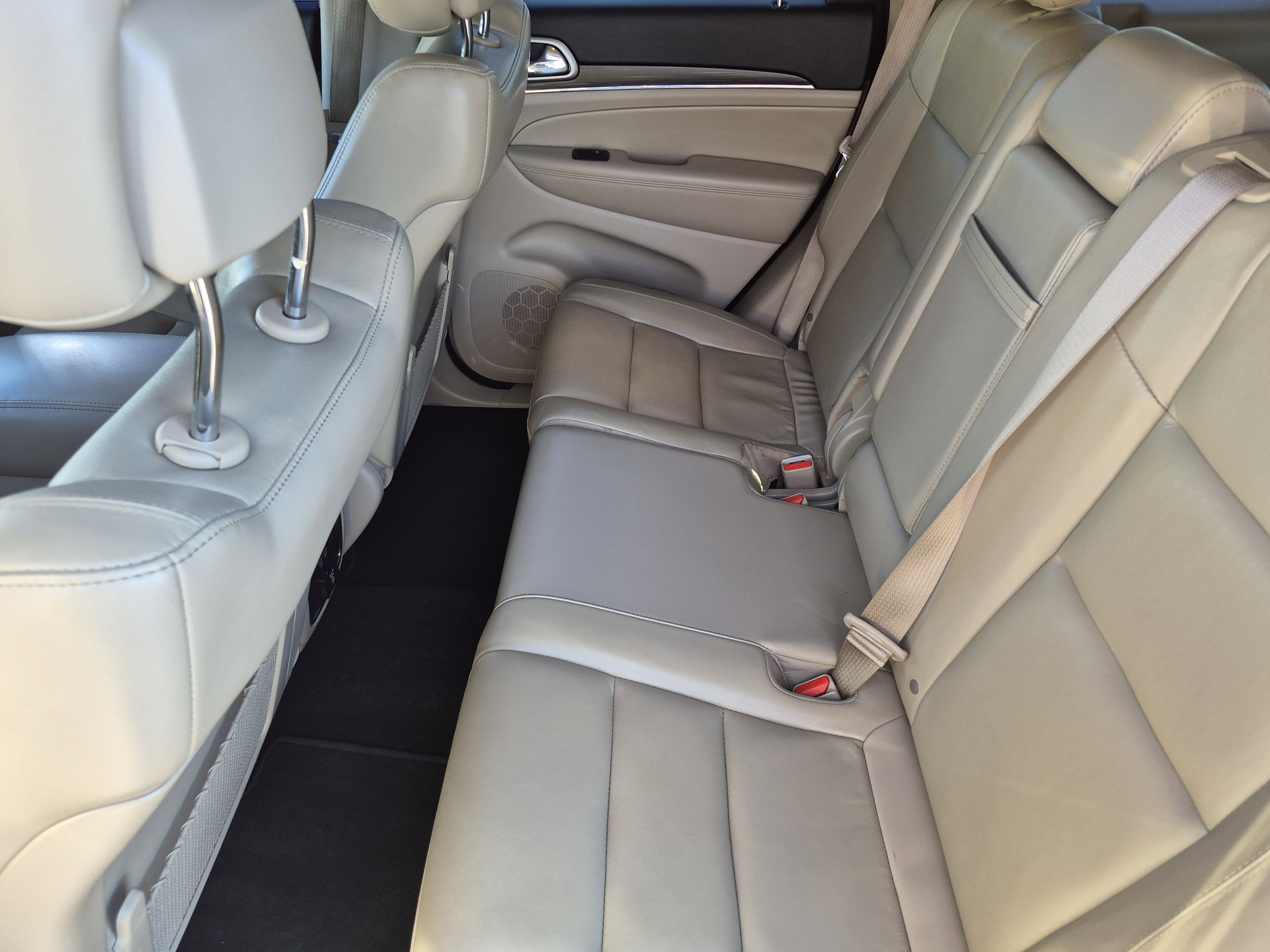 Used 2020 Jeep Grand Cherokee Limited image 33