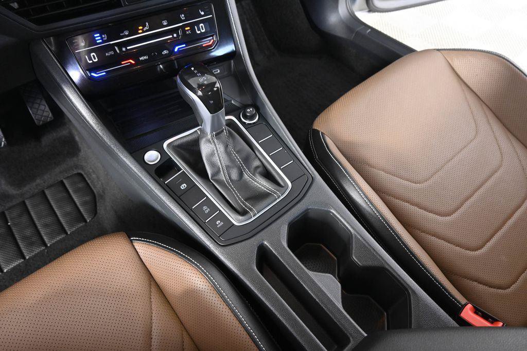 Used 2025 Volkswagen Jetta SEL FWD image 18