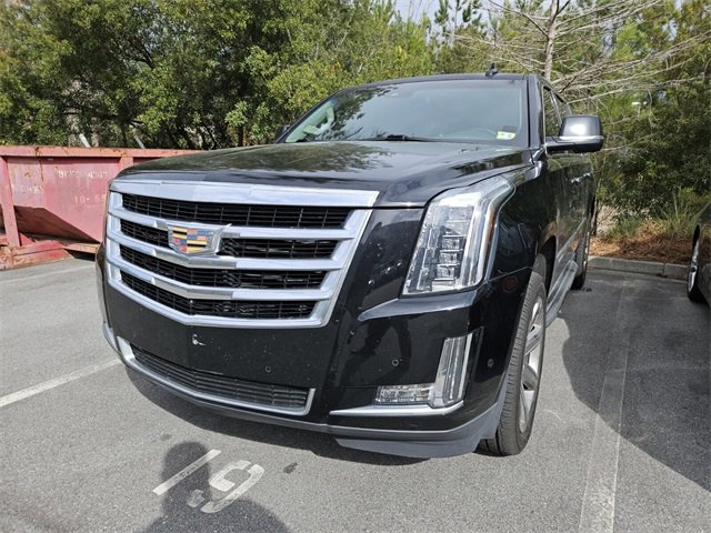 Used 2017 Cadillac Escalade ESV Luxury image 2