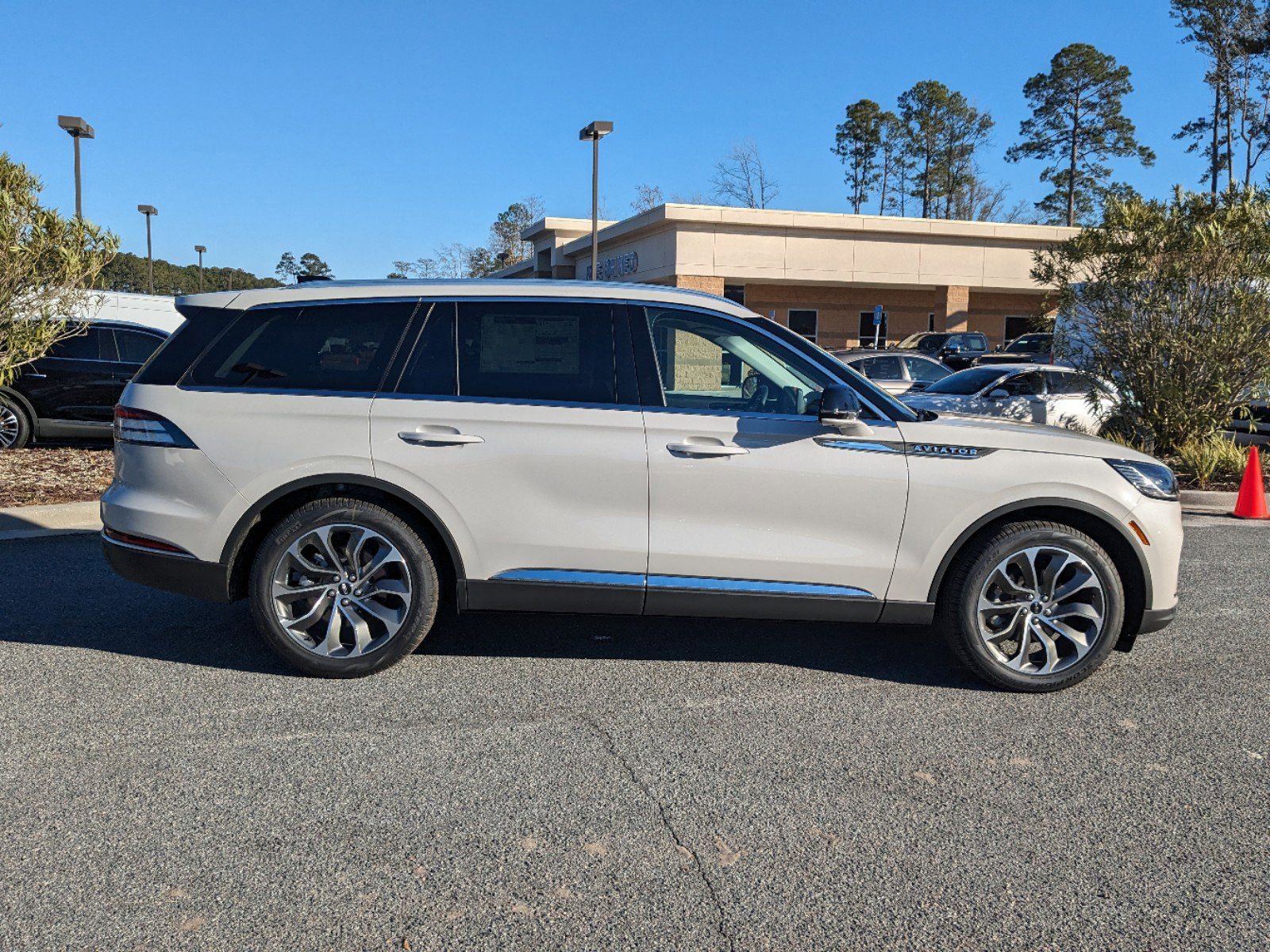 New 2025 Lincoln Aviator Reserve w/ Illumination Package image 4