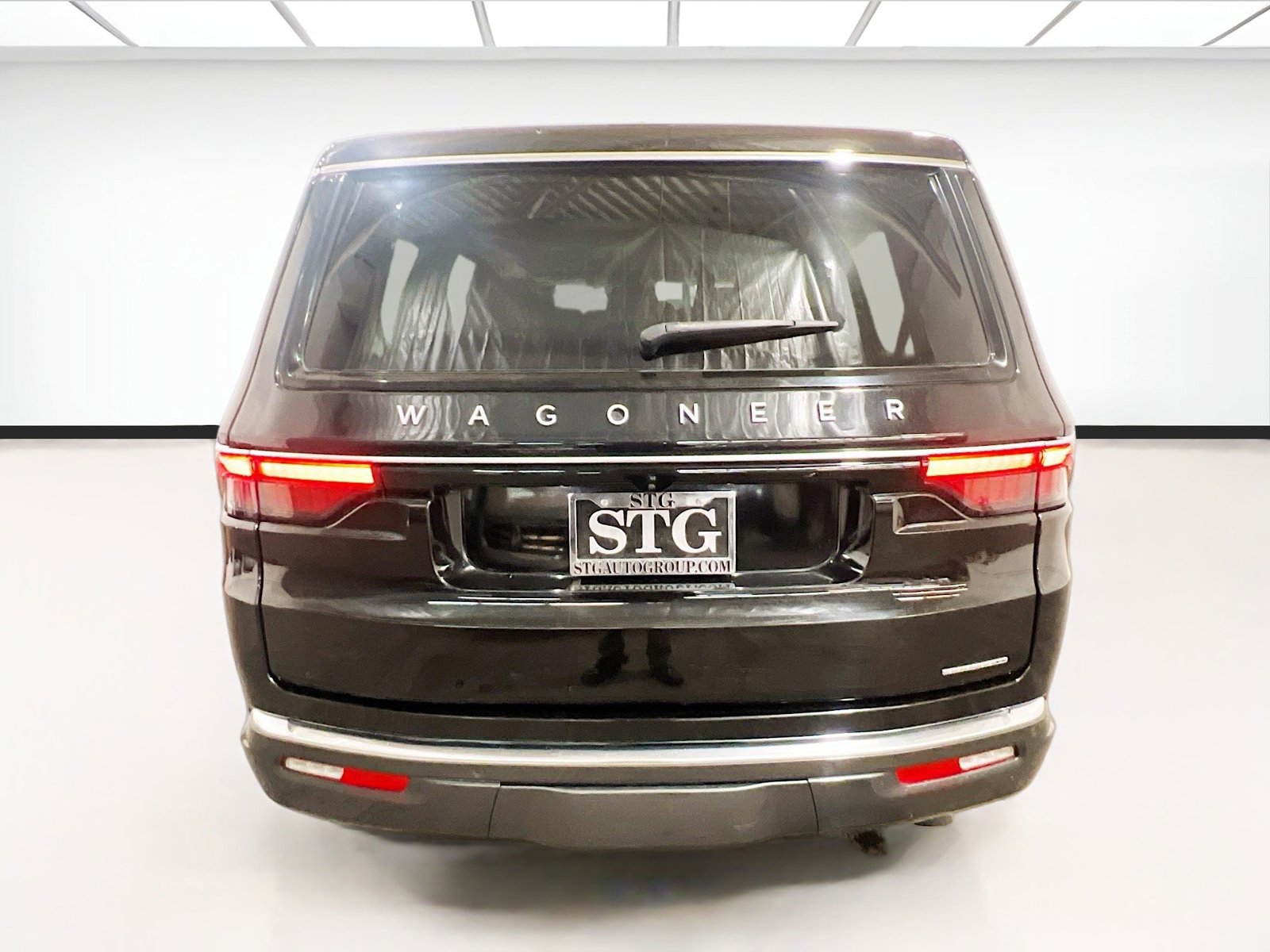 Used 2022 Jeep Wagoneer Series II RWD image 5