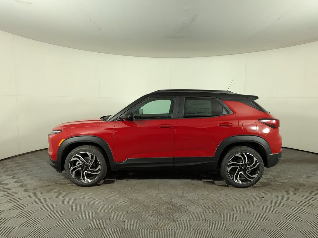 Used 2026 Chevrolet TrailBlazer RS w/ Convenience Package AWD/4WD image 3