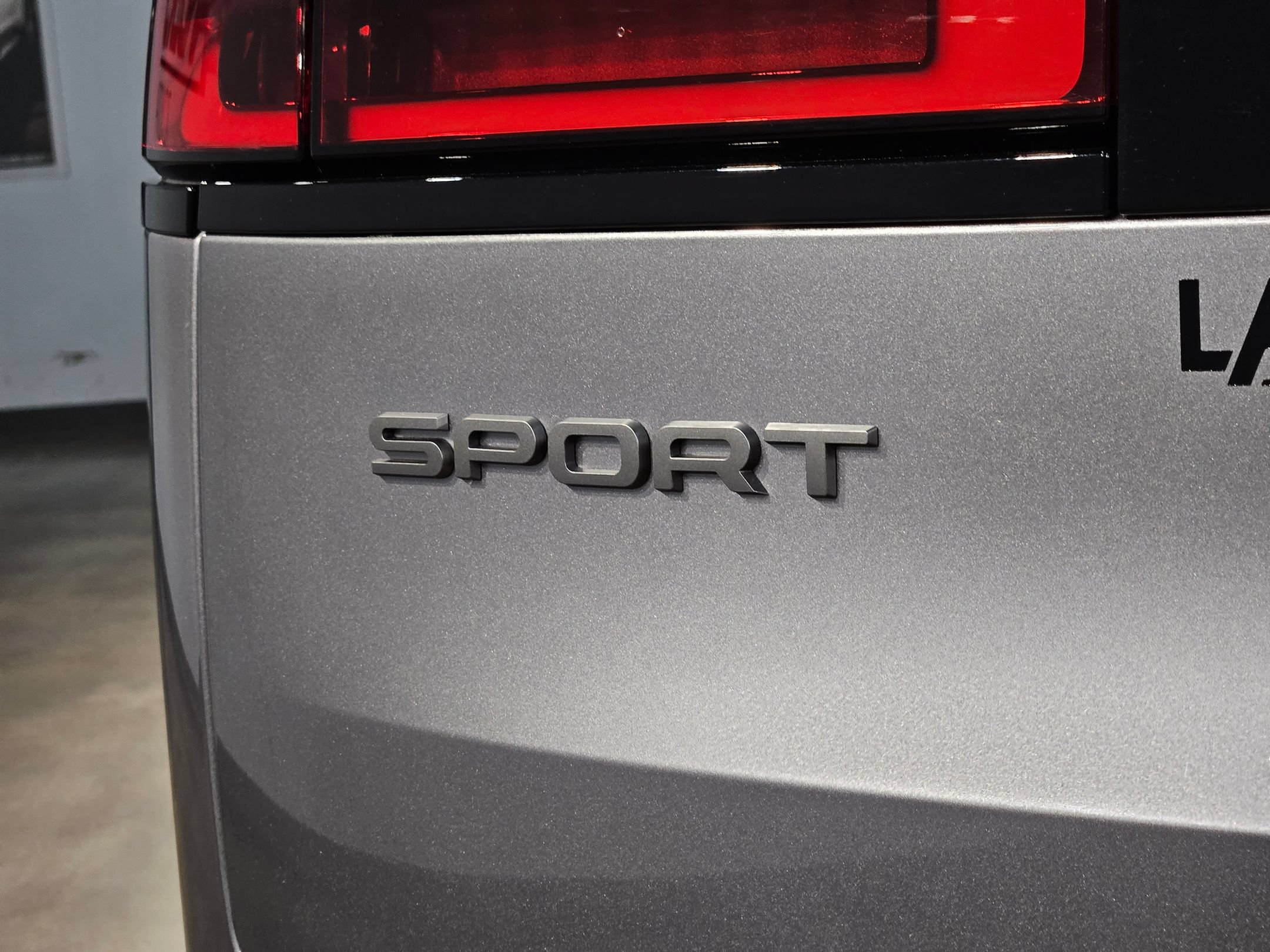 Used 2024 Land Rover Range Rover Sport SE AWD/4WD image 38
