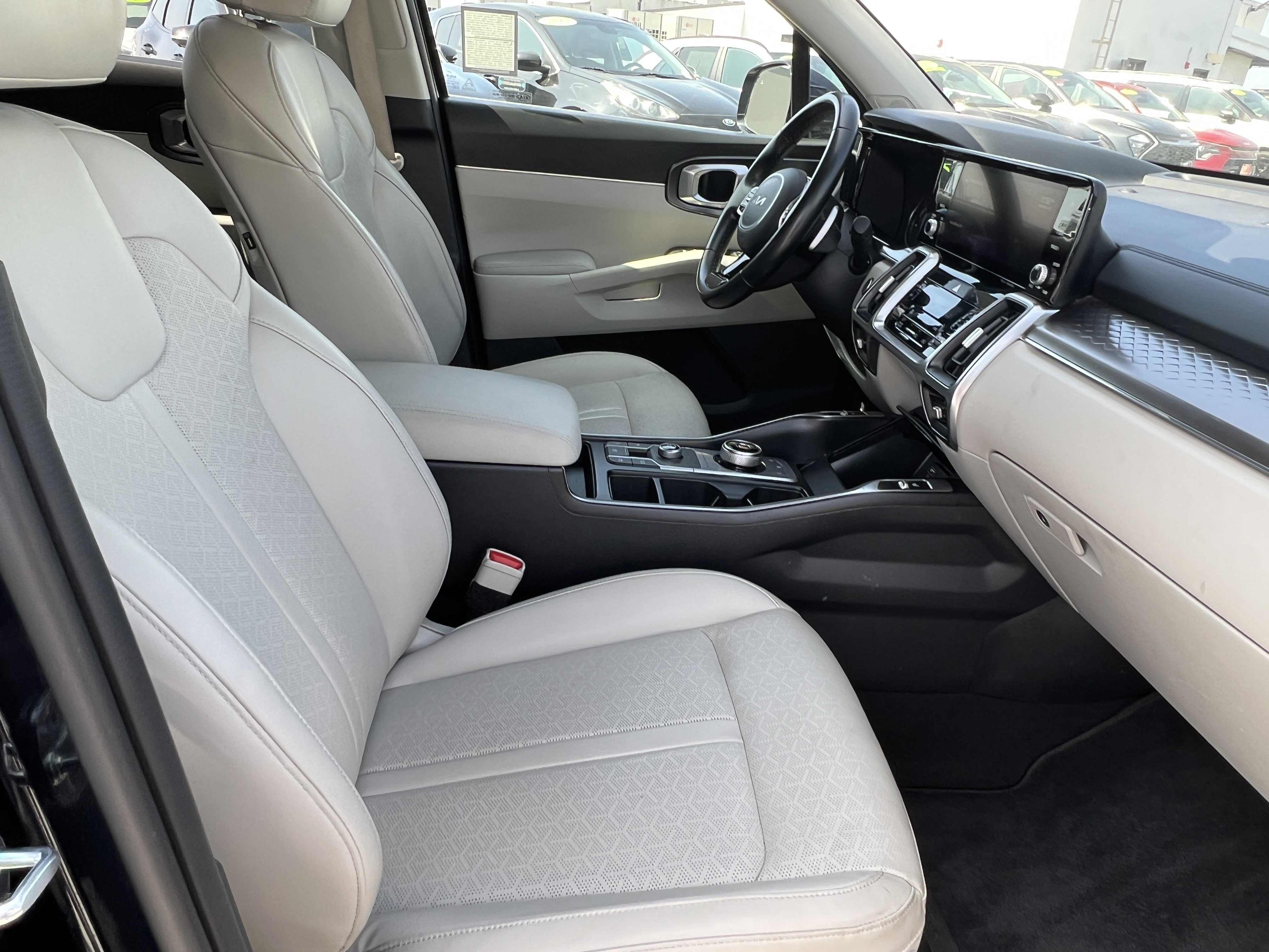 Used 2022 Kia Sorento S image 17