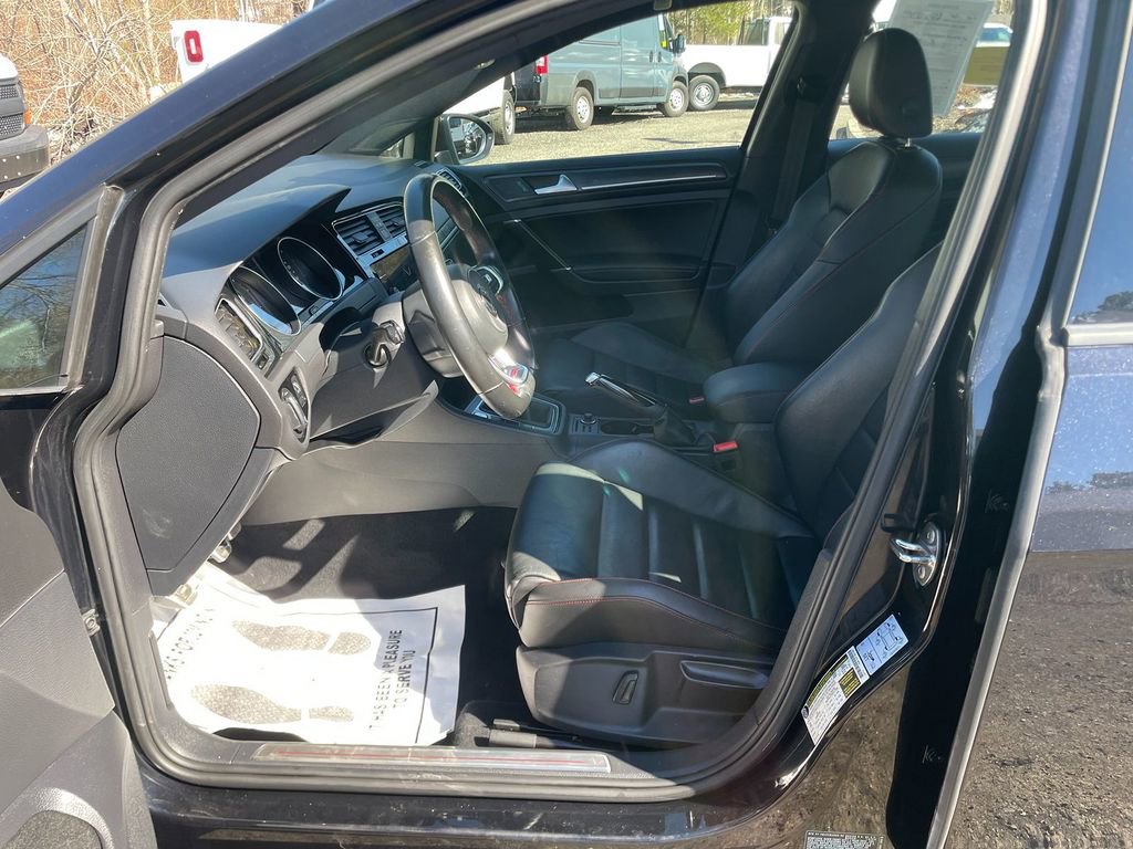 Used 2021 Volkswagen GTI SE image 12