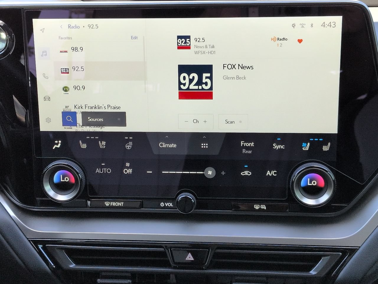 Used 2025 Lexus TX 500h AWD w/ Technology Package image 18