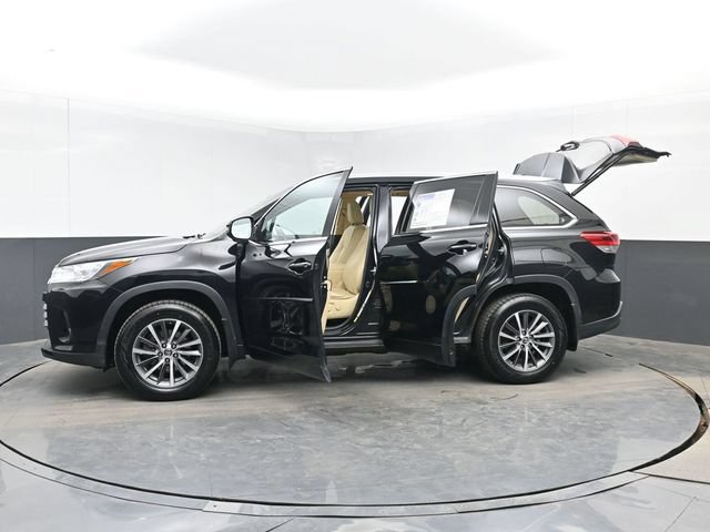 Used 2018 Toyota Highlander XLE w/ Protection Package #3 AWD/4WD image 57