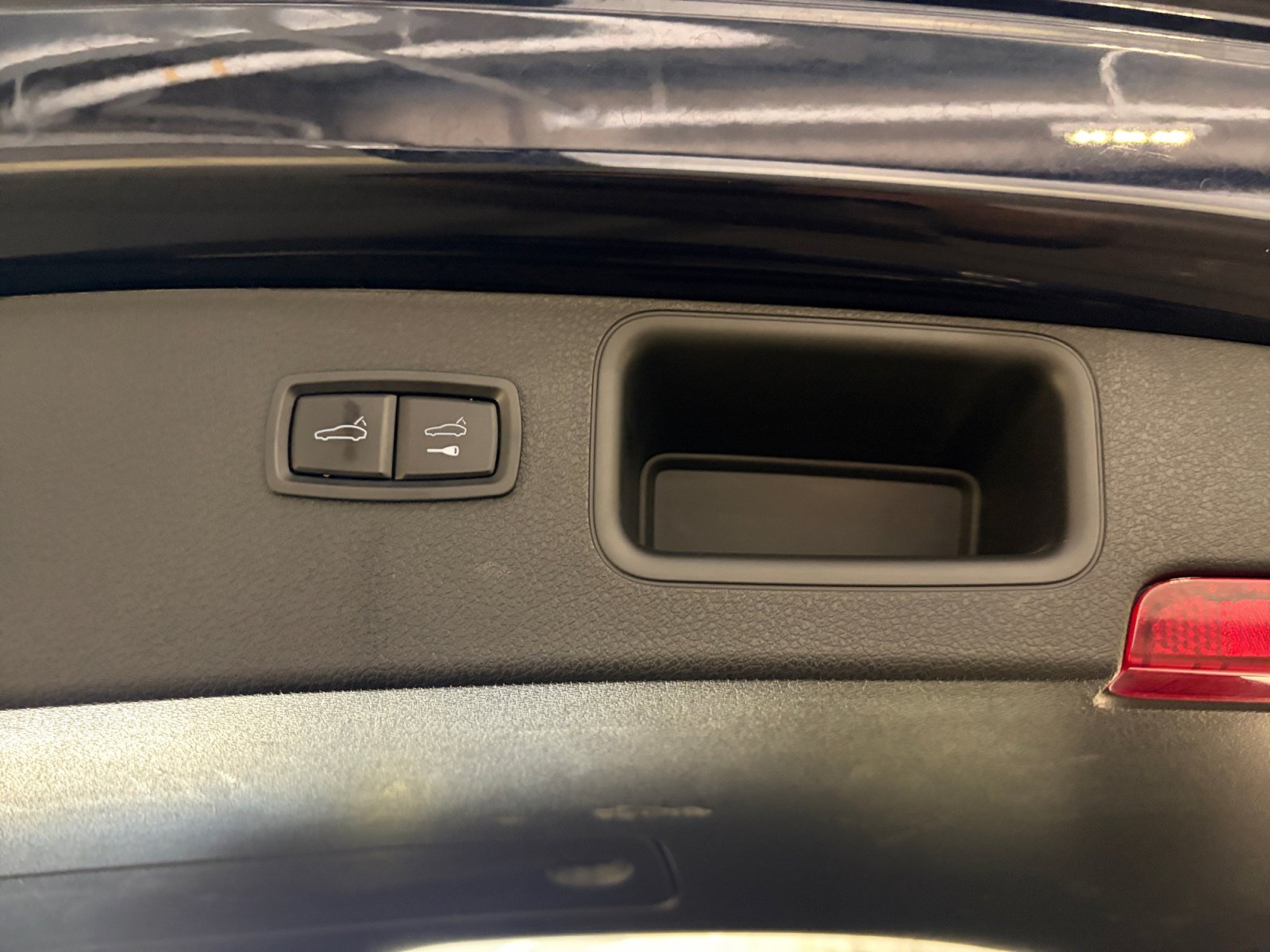 Certified 2020 Porsche Macan S AWD/4WD image 31