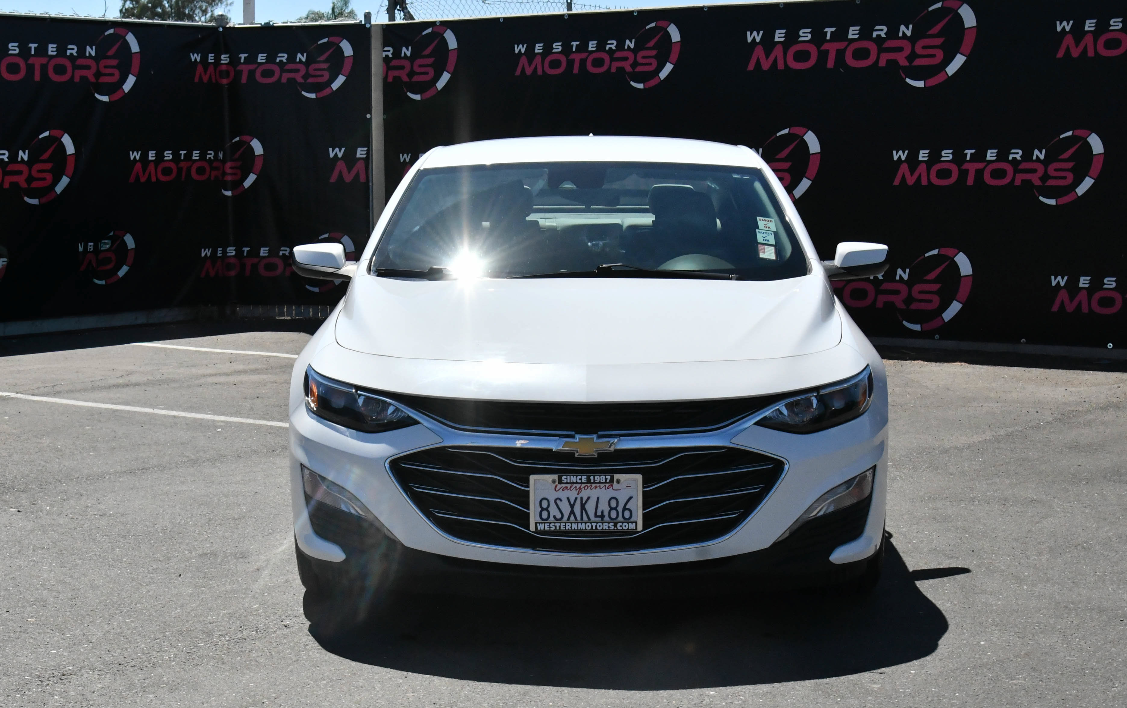 Used 2021 Chevrolet Malibu LT FWD image 2