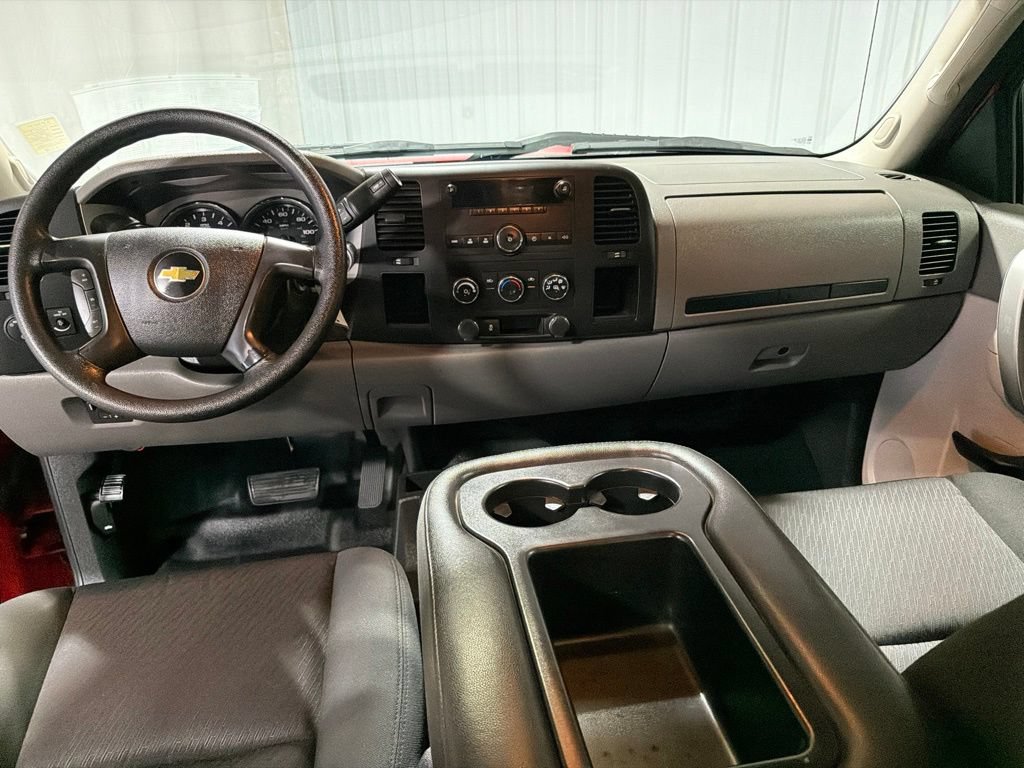 Used 2013 Chevrolet Silverado 2500 W/T AWD/4WD image 3