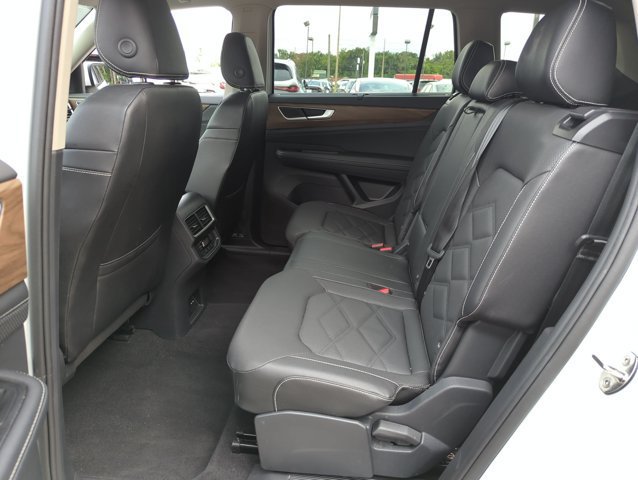 Used 2025 Volkswagen Atlas SE FWD image 27