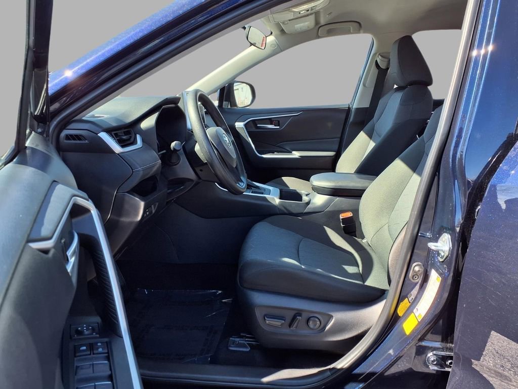 Used 2025 Toyota RAV4 XLE AWD/4WD image 21