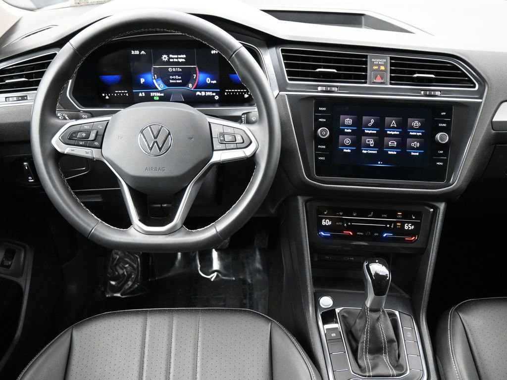 Used 2024 Volkswagen Tiguan SE image 5