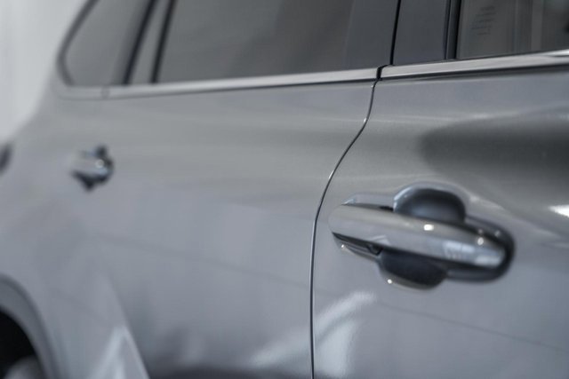 New 2025 Toyota Highlander XLE image 16