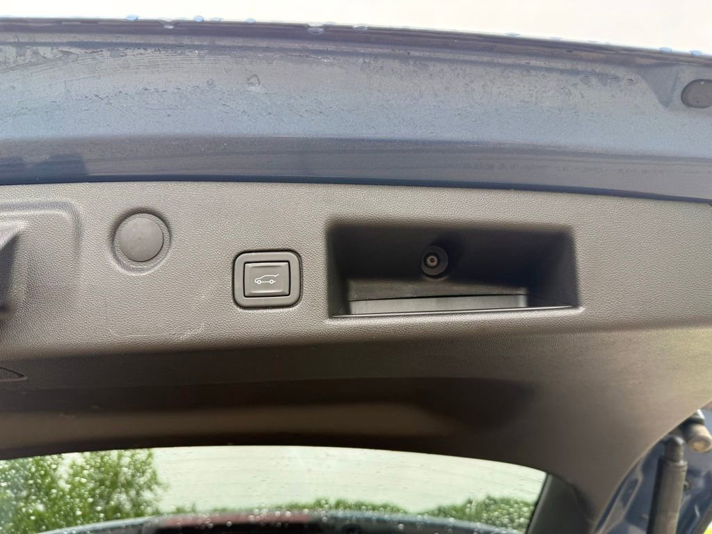 Used 2024 Chevrolet Equinox LT w/ LPO, Floor Liner Package FWD image 7