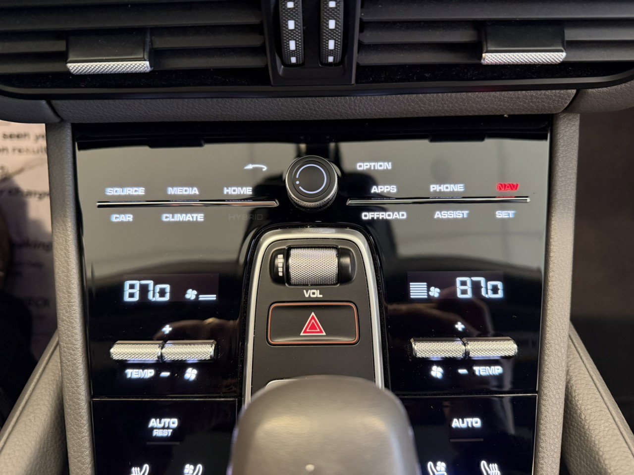 Used 2023 Porsche Cayenne Platinum Edition AWD/4WD image 21