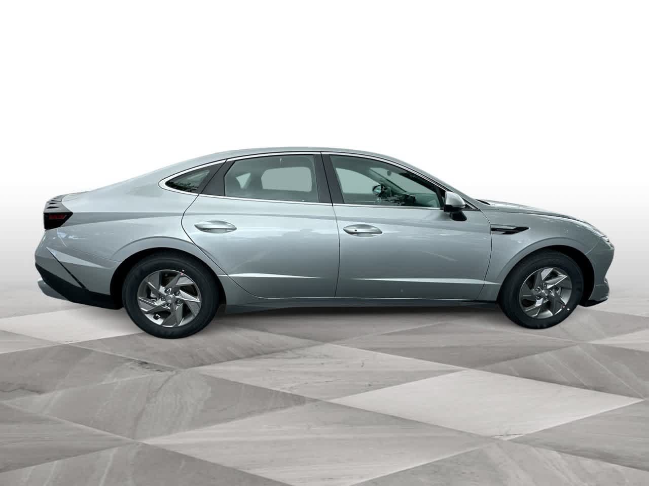 Used 2026 Hyundai Sonata SE FWD image 9